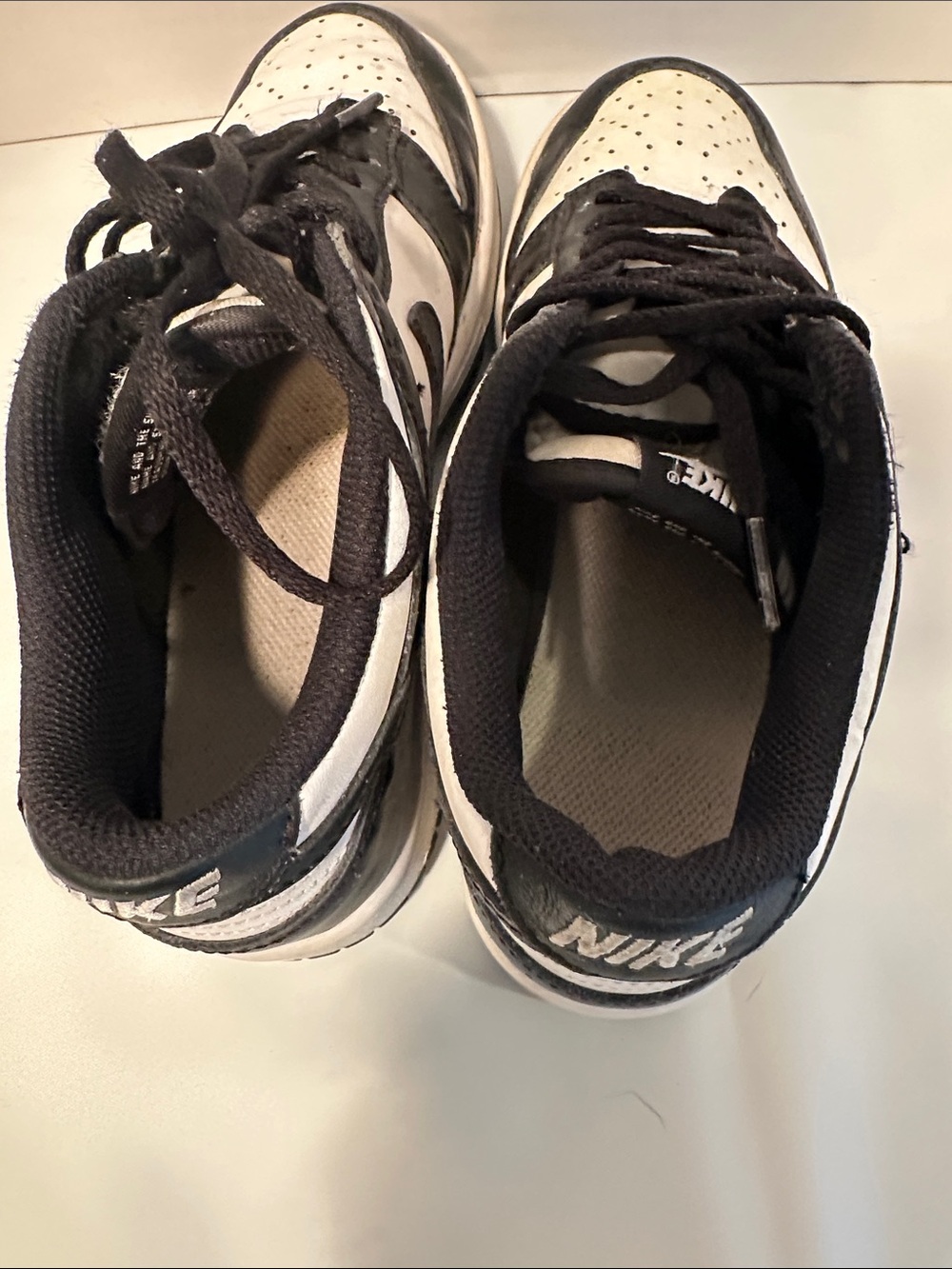 Nike Dunk Low Retro White Black
Panda (PS) Size 4Y (youth) - Picture 7 of 16